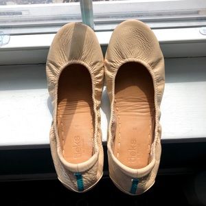EUC! Biscotti Patent Tieks, Size 8!
